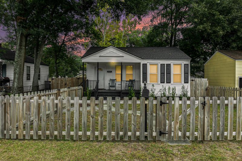 2641 S Allen Dr, North Charleston, SC 29405