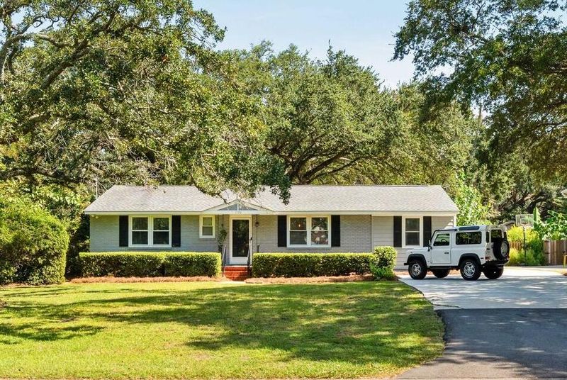 1122 Camellia Dr, Mount Pleasant, SC 29464