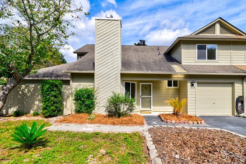 9 Maplecrest Dr, Charleston, SC 29412