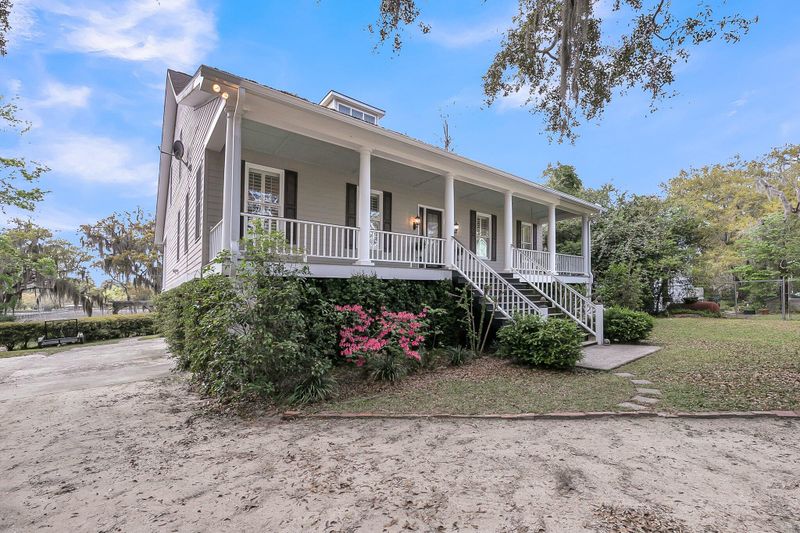 4584 Olde Smoak House Rd, Hollywood, SC 29449