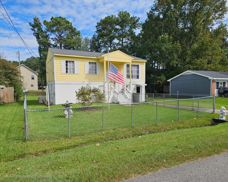 417 Robin Dr, Goose Creek, SC 29445