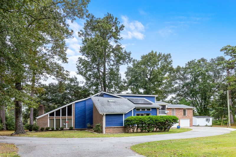 112 Goose Creek Dr, Goose Creek, SC 29445