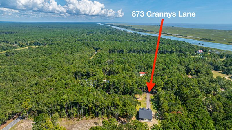 873 Grannys Ln, Awendaw, SC 29429