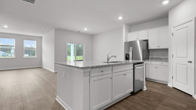 6015 Savy Ct, Ravenel, SC 29470