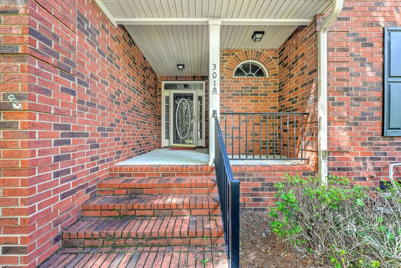 301 Bellerive Ln, Summerville, SC 29483