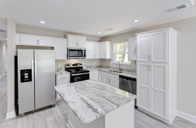 30 Bonnie Burn Rd, Goose Creek, SC 29445