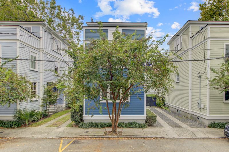 73 Bogard St, Charleston, SC 29403