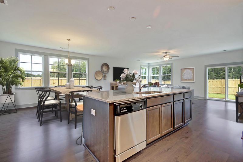 221 Creek Pointe Dr, Moncks Corner, SC 29461
