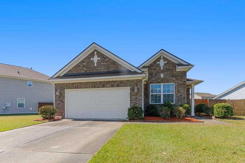 1235 Woodsage Dr, Hanahan, SC 29410