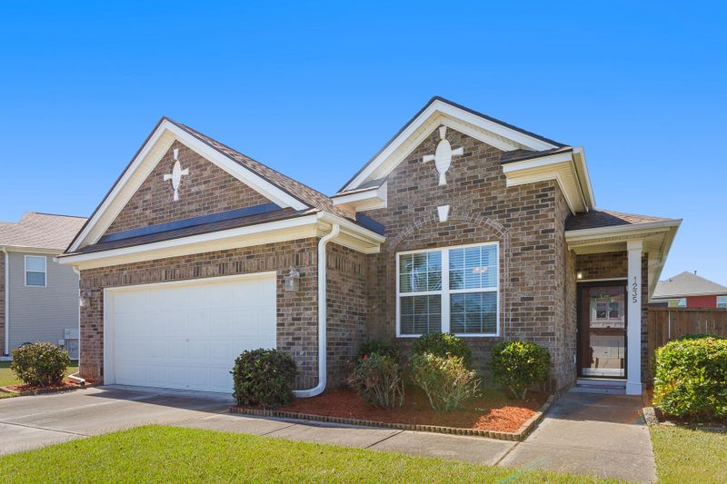1235 Woodsage Dr, Hanahan, SC 29410