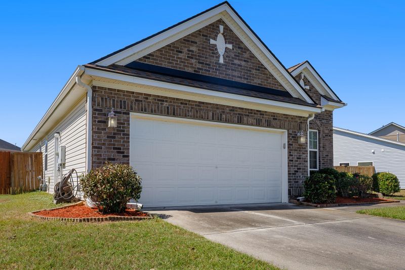 1235 Woodsage Dr, Hanahan, SC 29410