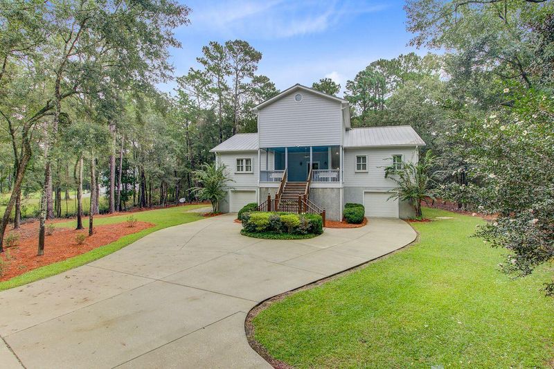 10088 Hercules Rd, Mcclellanville, SC 29458