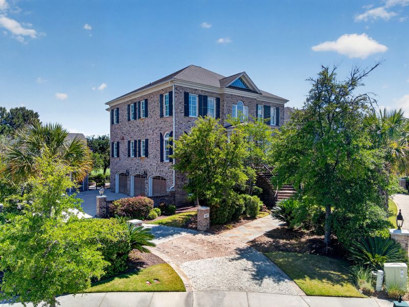 367 Lesesne St, Charleston, SC 29492