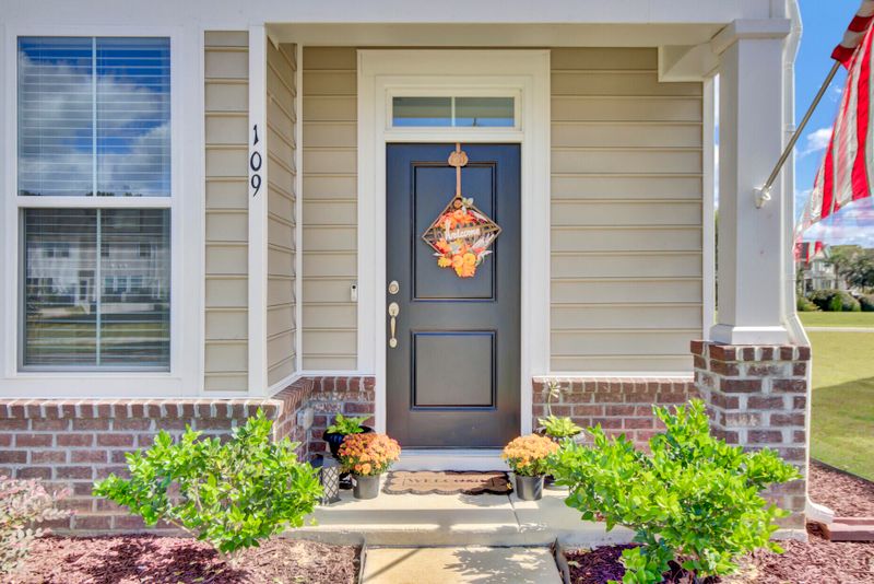109 Pine Gate Dr, Summerville, SC 29483