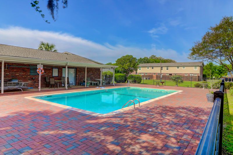 415 Parkdale Dr #17a, Charleston, SC 29414