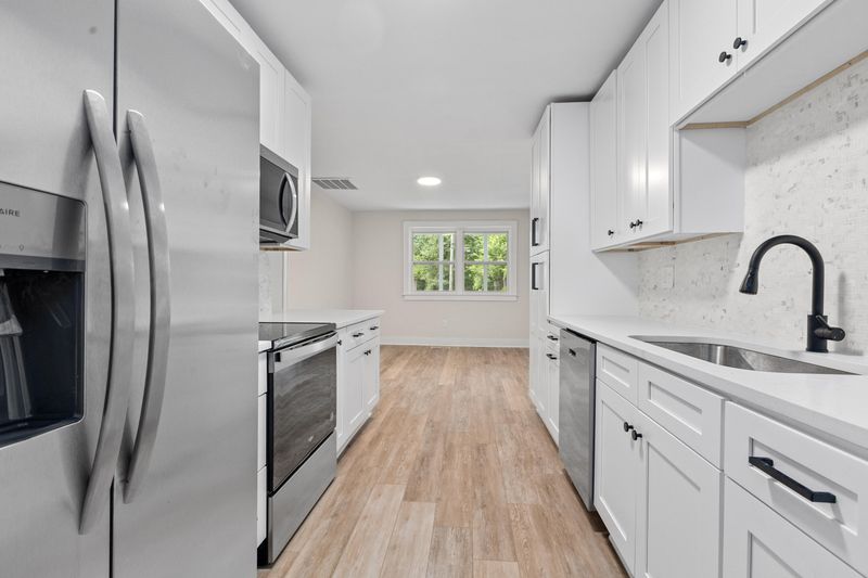 3987 Niagara St, North Charleston, SC 29405