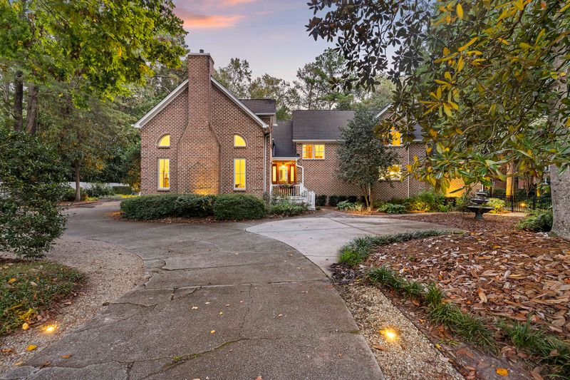 125 Drayton Dr, Summerville, SC 29483