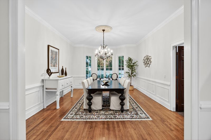 125 Drayton Dr, Summerville, SC 29483
