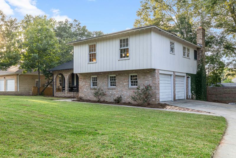 1036 Yeamans Hall Rd, Hanahan, SC 29410