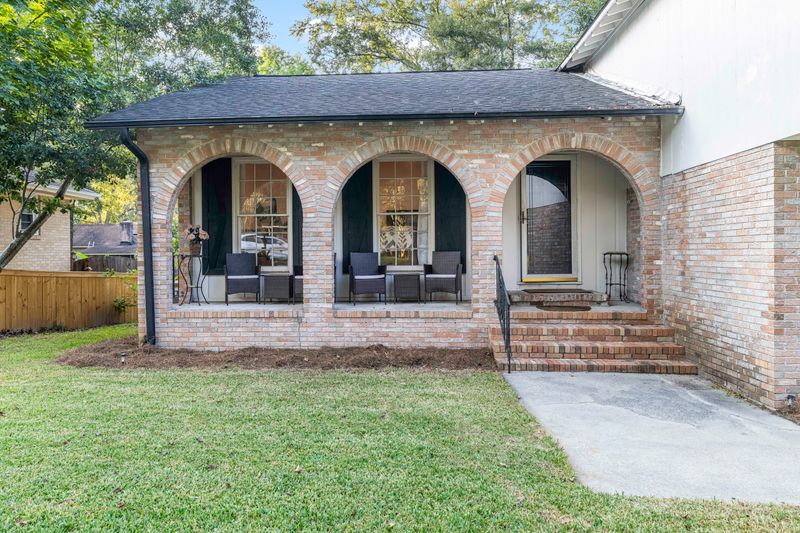 1036 Yeamans Hall Rd, Hanahan, SC 29410