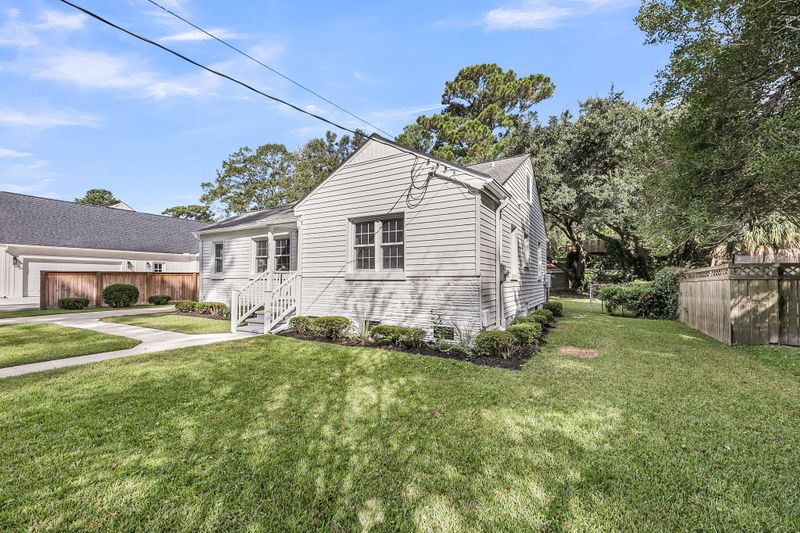 1226 Forestwood Dr, Charleston, SC 29407