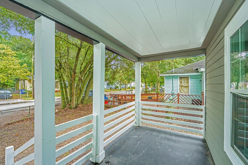 2744 E Surrey Dr, North Charleston, SC 29405