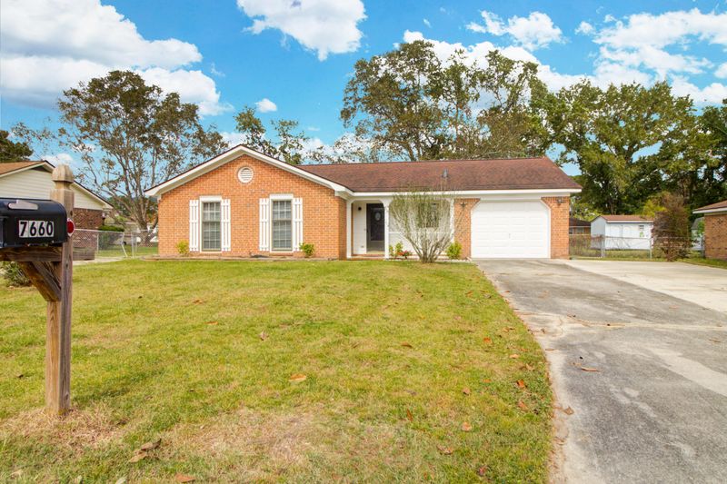 7660 Quest Dr, North Charleston, SC 29418