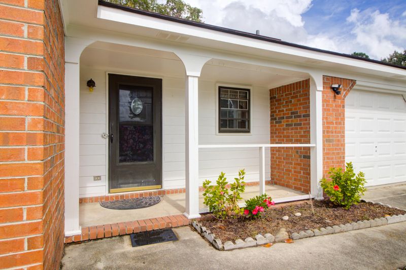 7660 Quest Dr, North Charleston, SC 29418