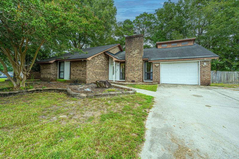 8152 N Ridgebrook Dr, North Charleston, SC 29420