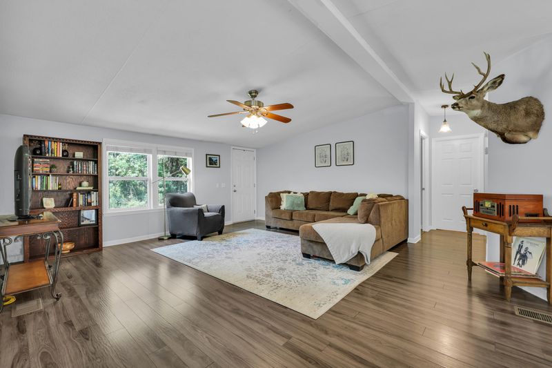 5773 Edgar Tumbleston Rd, Hollywood, SC 29449