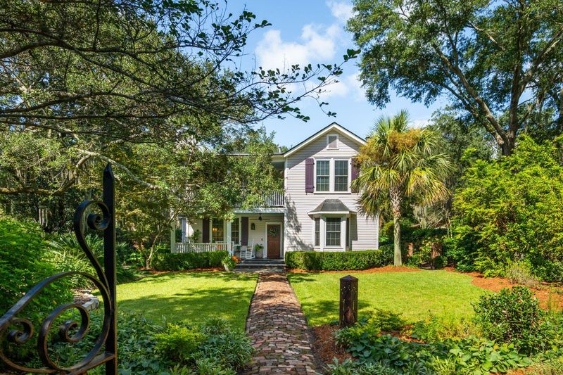 2196 Coker Ave, Charleston, SC 29412