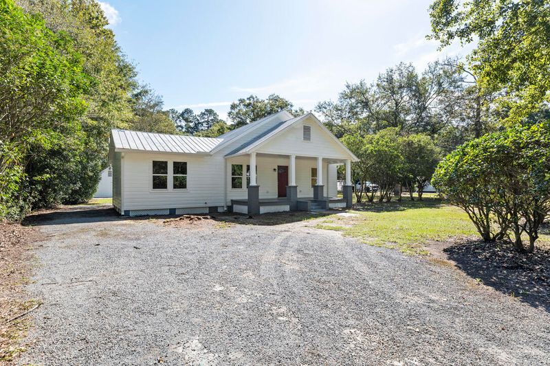 136 West St, Moncks Corner, SC 29461