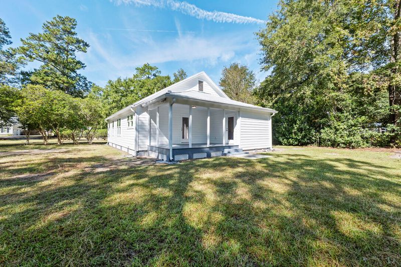 136 West St, Moncks Corner, SC 29461