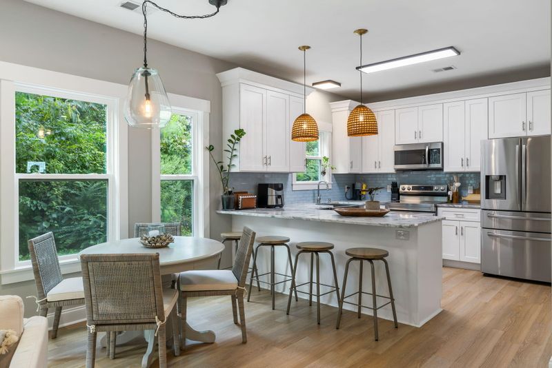 1916 Hollings Rd, Charleston, SC 29412