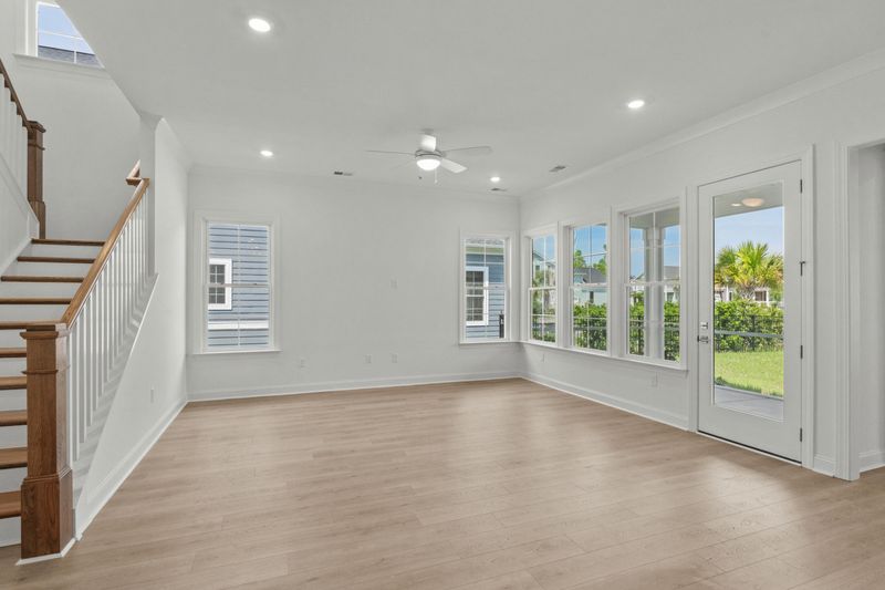 225 Creek Pointe Dr, Moncks Corner, SC 29461