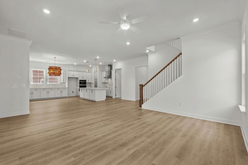 225 Creek Pointe Dr, Moncks Corner, SC 29461