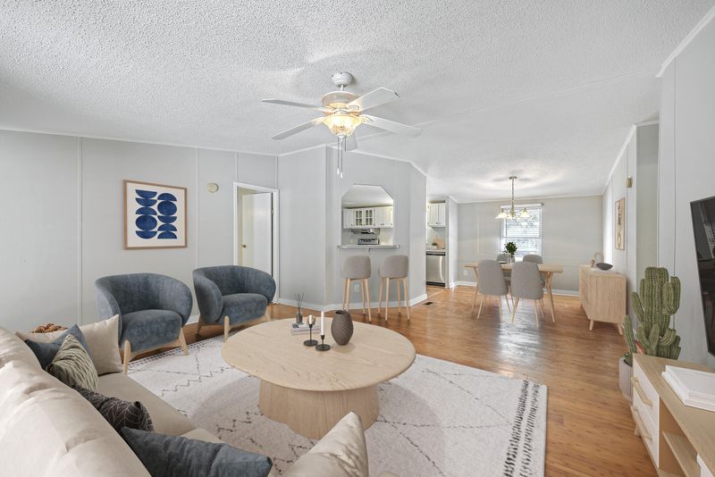 832 Laura Ln, Huger, SC 29450