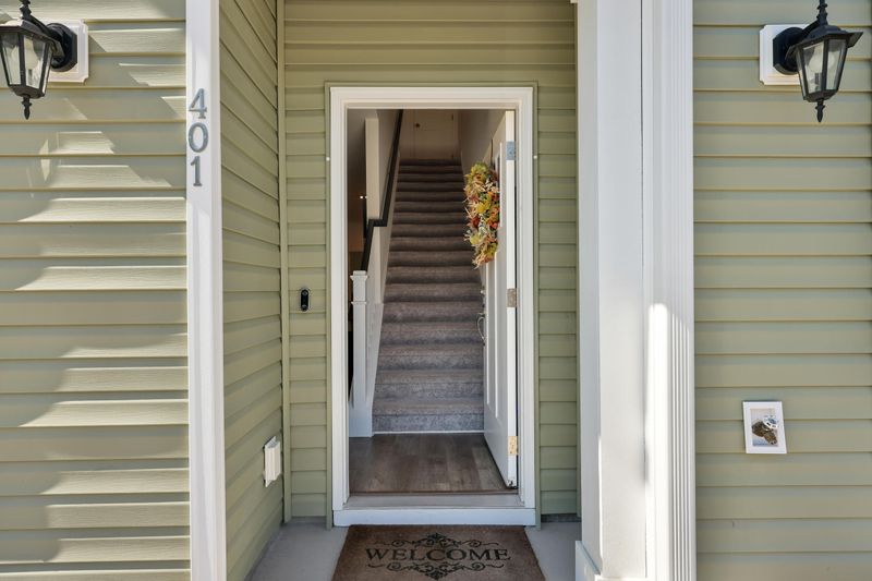 401 Twin Rivers Dr, Charleston, SC 29492