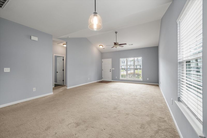 111 Broad River Dr, Summerville, SC 29485