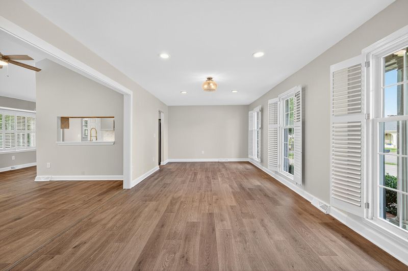 1043 Dominion Dr, Hanahan, SC 29410