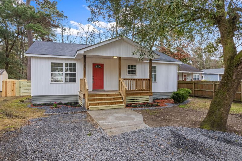 2945 Bobo Rd, Mount Pleasant, SC 29466