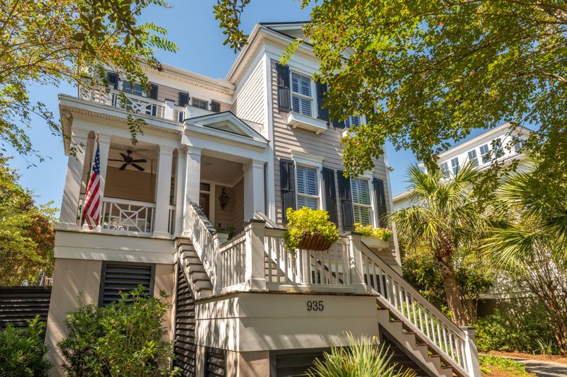 935 Cochran St, Charleston, SC 29492