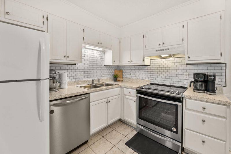 308 Crestview Dr #A, Summerville, SC 29485