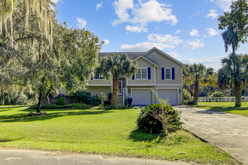3709 Plantation Pointe Rd, Johns Island, SC 29455