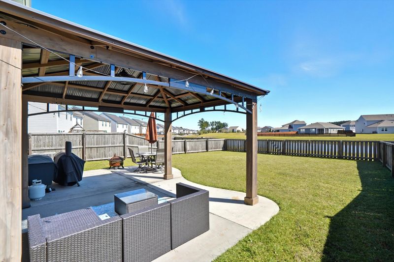 798 Redbud Ln, Summerville, SC 29486