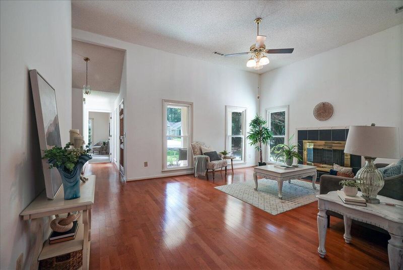 115 Saint Awdry St, Summerville, SC 29485