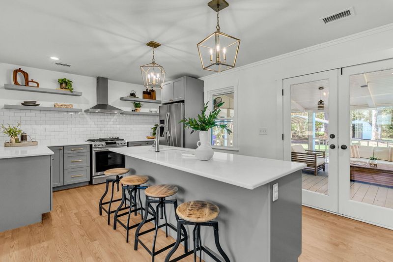 375 Hoff Ave, Charleston, SC 29407