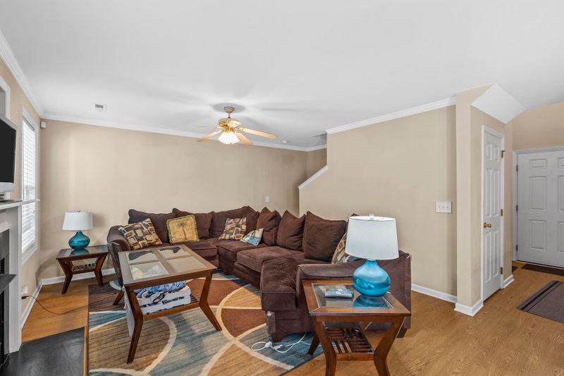 8990 Buck Run Ct, North Charleston, SC 29406