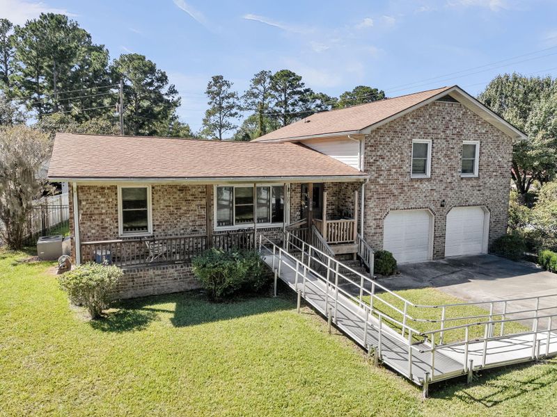 1019 Live Oak Ave, Moncks Corner, SC 29461