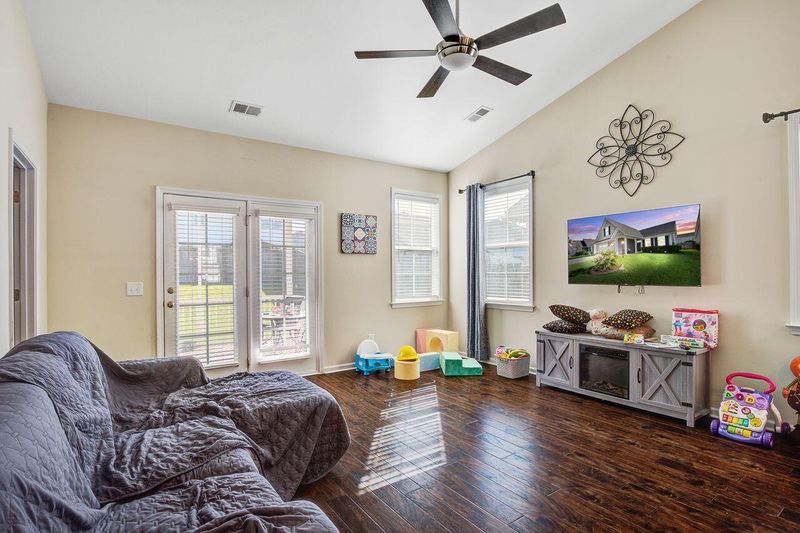 141 Ancestry Ln, Moncks Corner, SC 29461